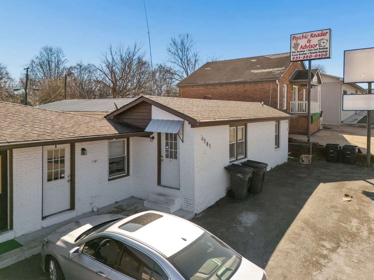 1501 Carmack Blvd #D, Columbia, TN 38401