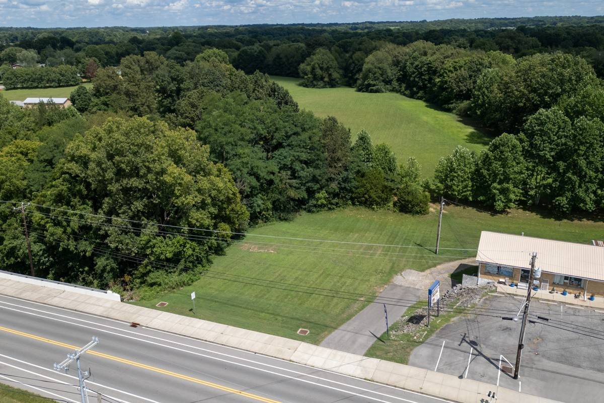3336 31W Highway, White House, TN 37188