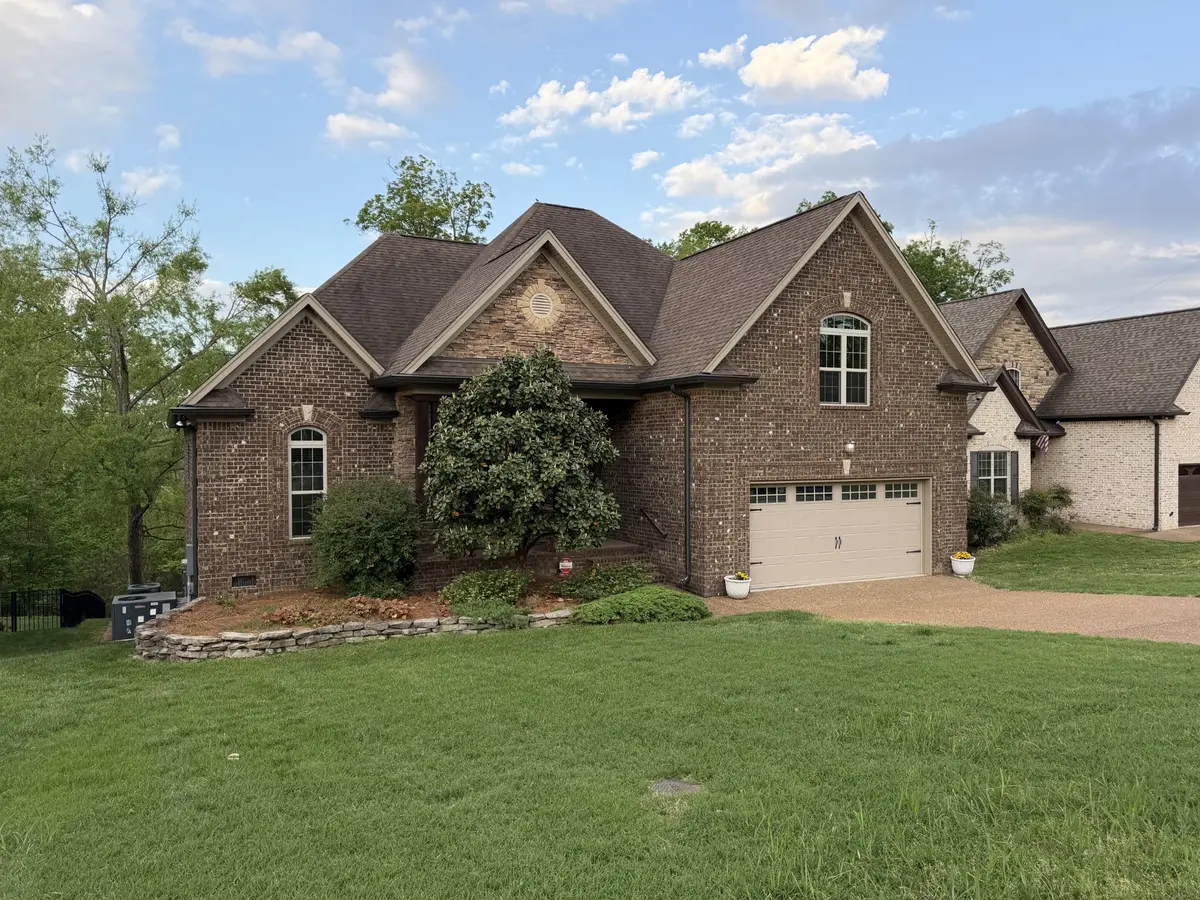 1102 Secretariat Dr, Mount Juliet, TN 37122