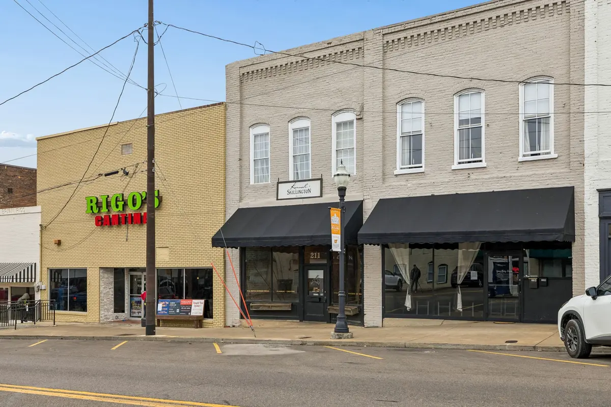 211 N 1st St, Pulaski, TN 38478