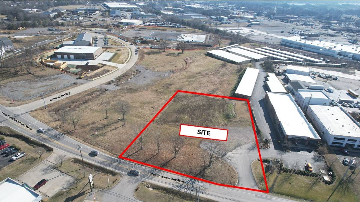 100 New Shackle Island Rd, Hendersonville, TN 37075