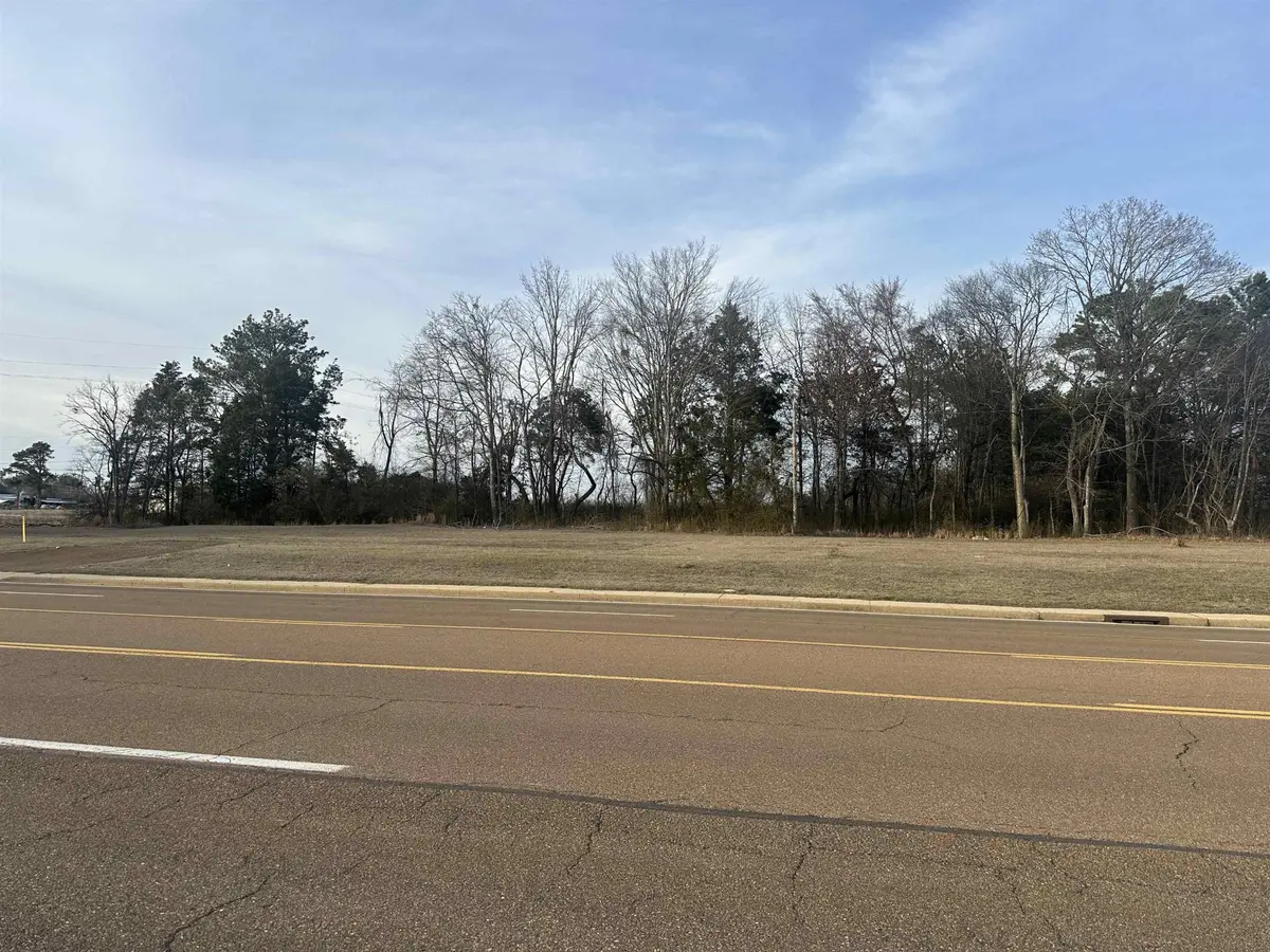 654 MAIN ST, Adamsville, TN 38310