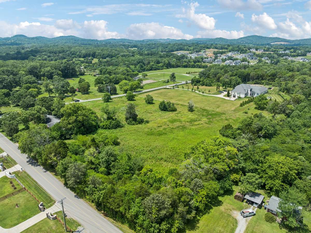 1177 Waller Rd, Brentwood, TN 37027
