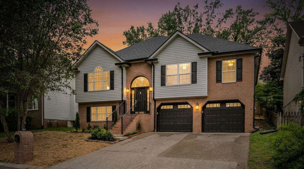 104 Edgewater Pl, Hendersonville, TN 37075