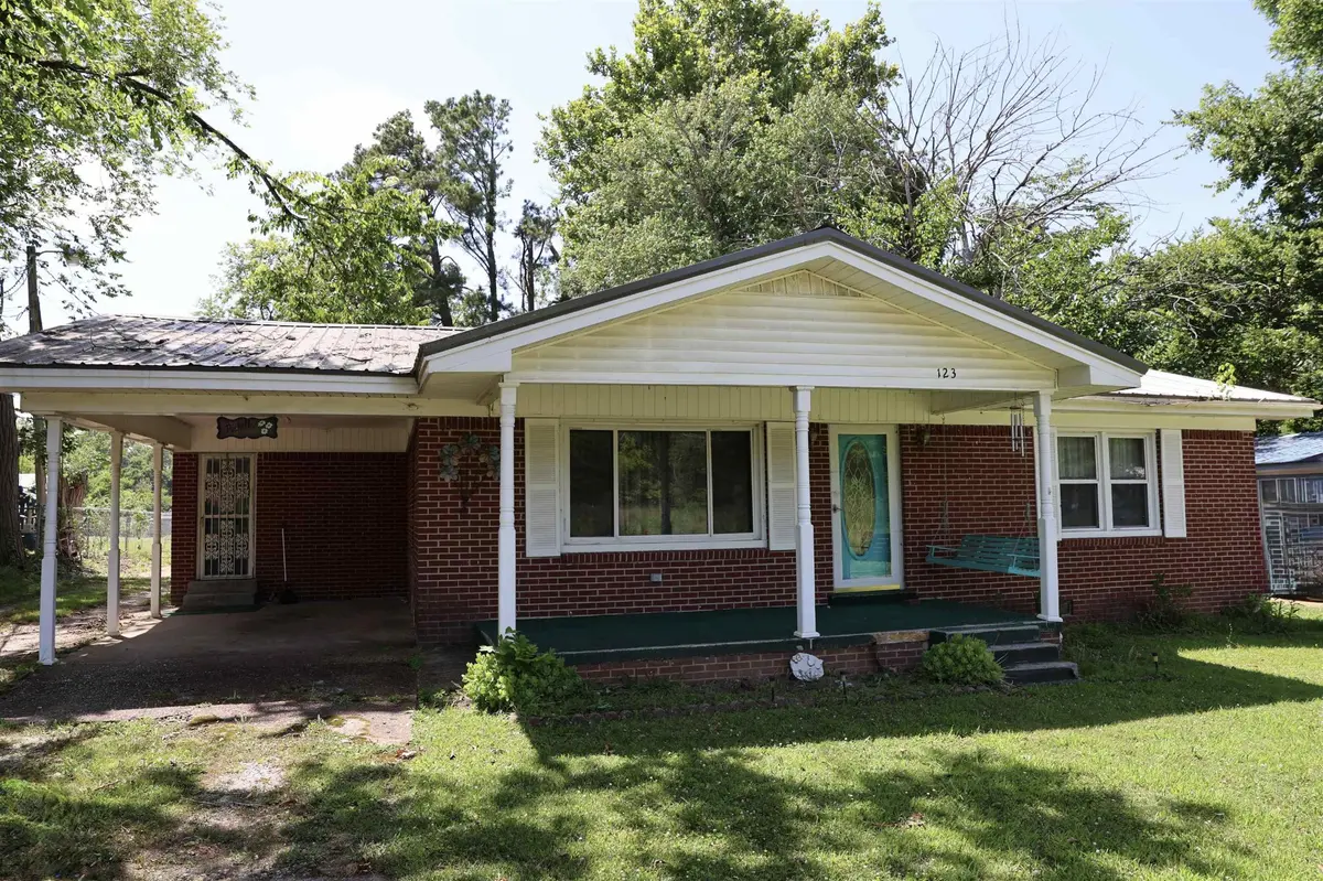 123 N MAGNOLIA ST, Adamsville, TN 38310