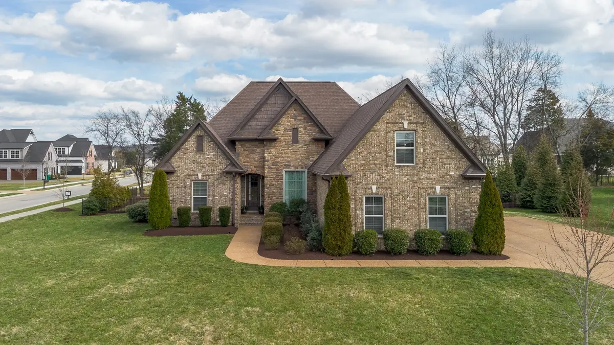 901 Larkspur Ln, Lebanon, TN 37087