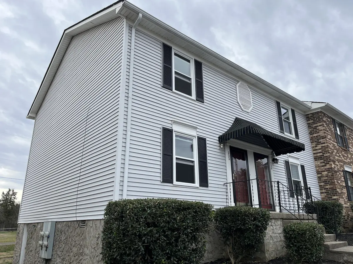 222 Edgewood Dr, Hendersonville, TN 37075