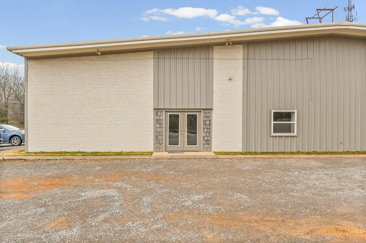 1379E Ashland City Rd, Clarksville, TN 37040