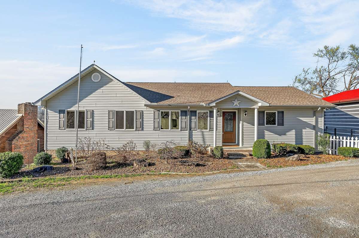 1634 Falling Water Rd, Sparta, TN 38583