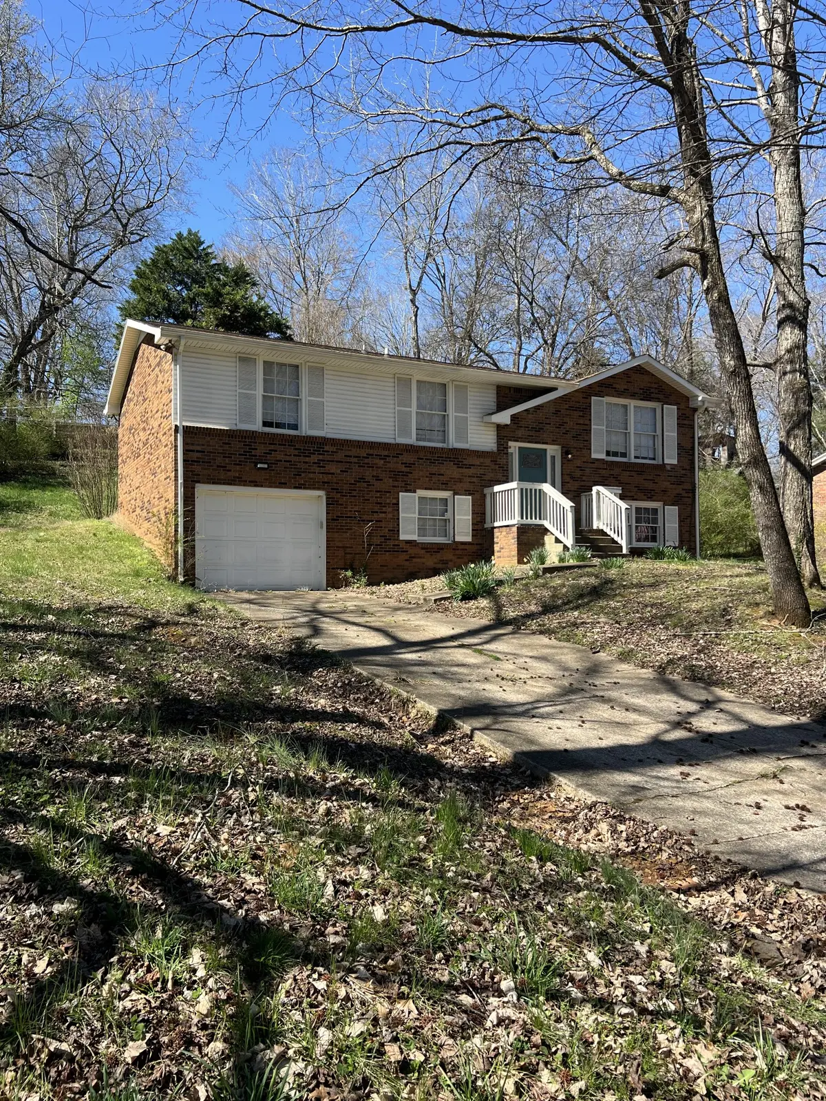 1270 Slayden Cir, Clarksville, TN 37040