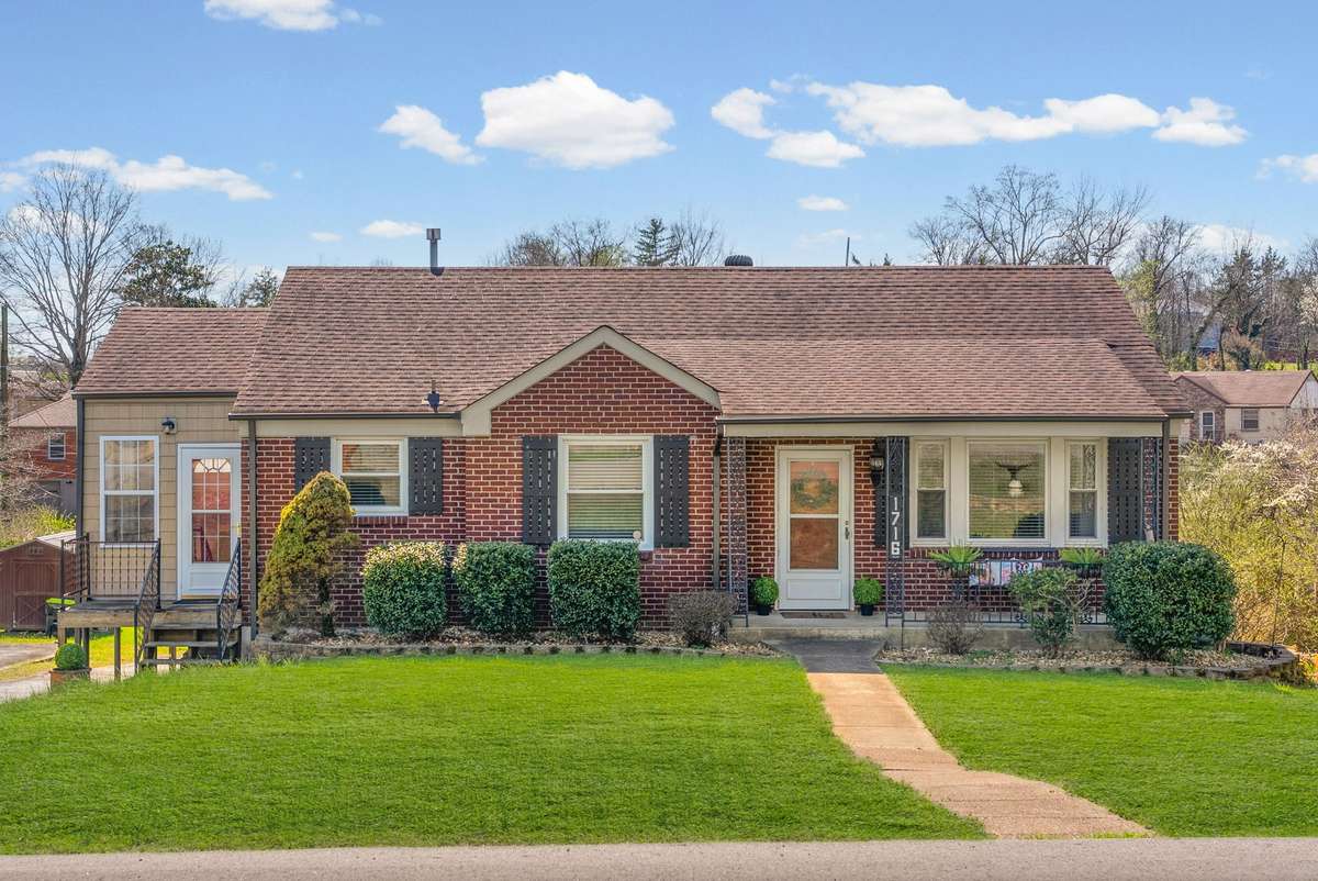 1716 Merritt Dr, Clarksville, TN 37043