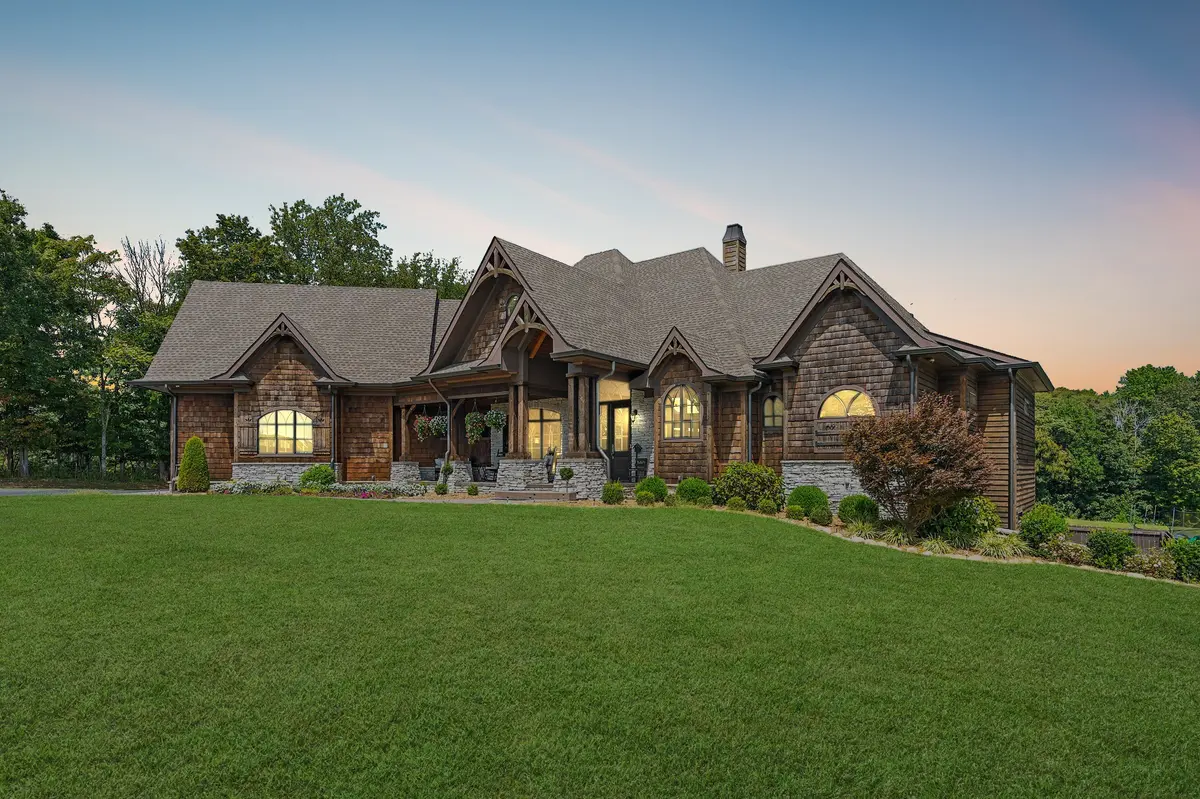 6704 Highway 52 #W, Lafayette, TN 37083