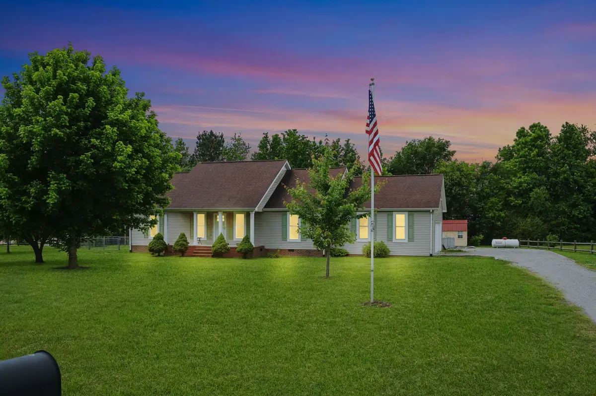 14 Long Meadow Dr, Fayetteville, TN 37334