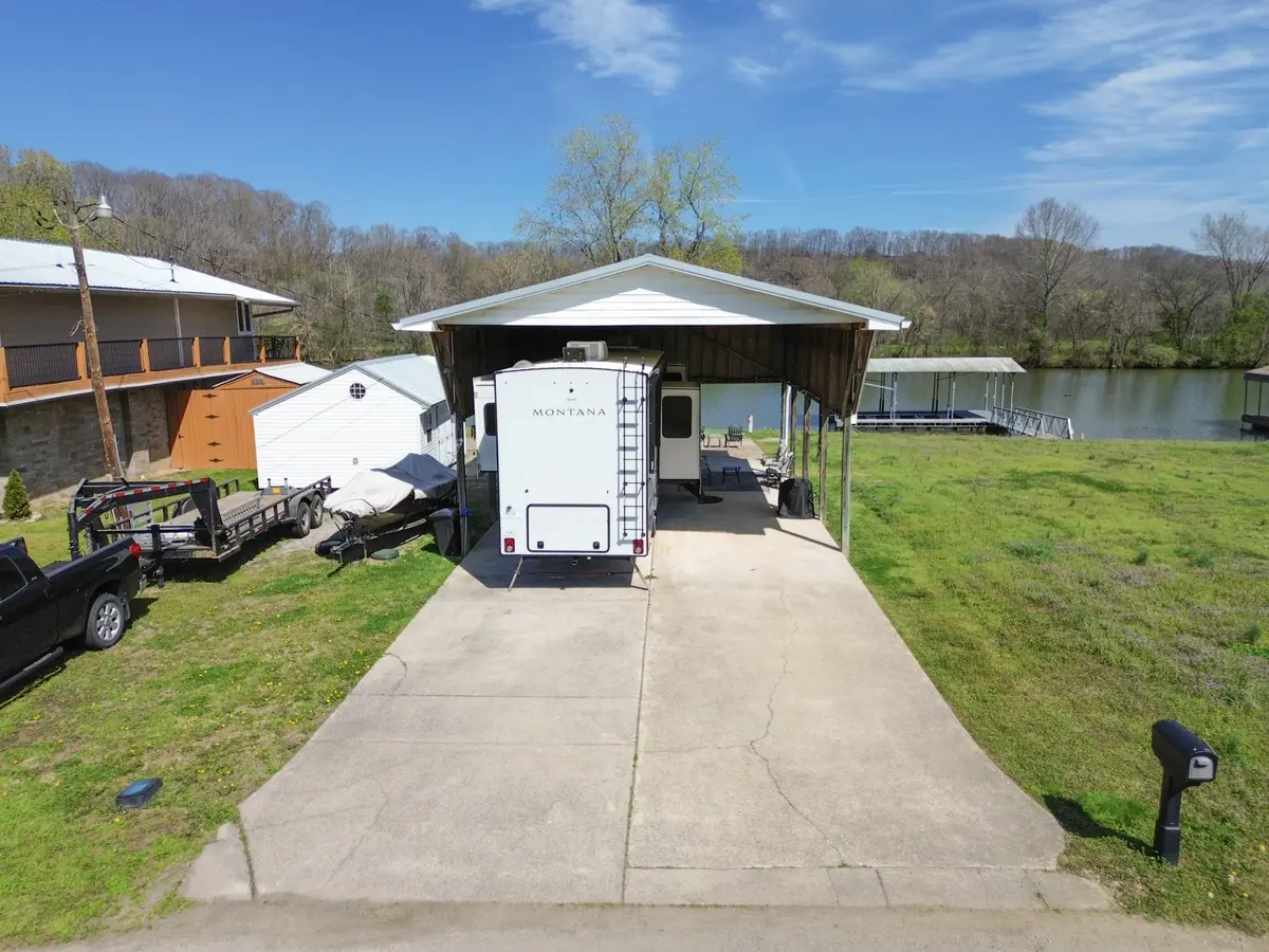 1467 Chapmansboro Rd, Chapmansboro, TN 37035