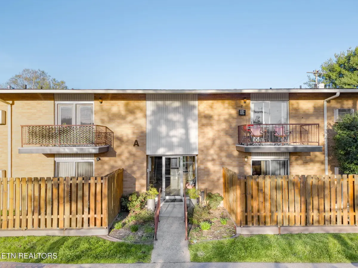 3104 N Broadway St #A-5, Knoxville, TN 37917
