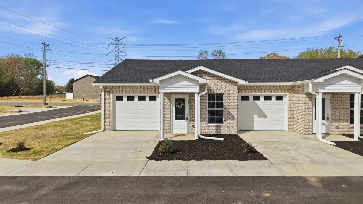 741 Kings Ln #A-4, Tullahoma, TN 37388