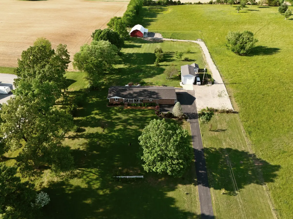 5843 Highway 41 #N, Cedar Hill, TN 37032
