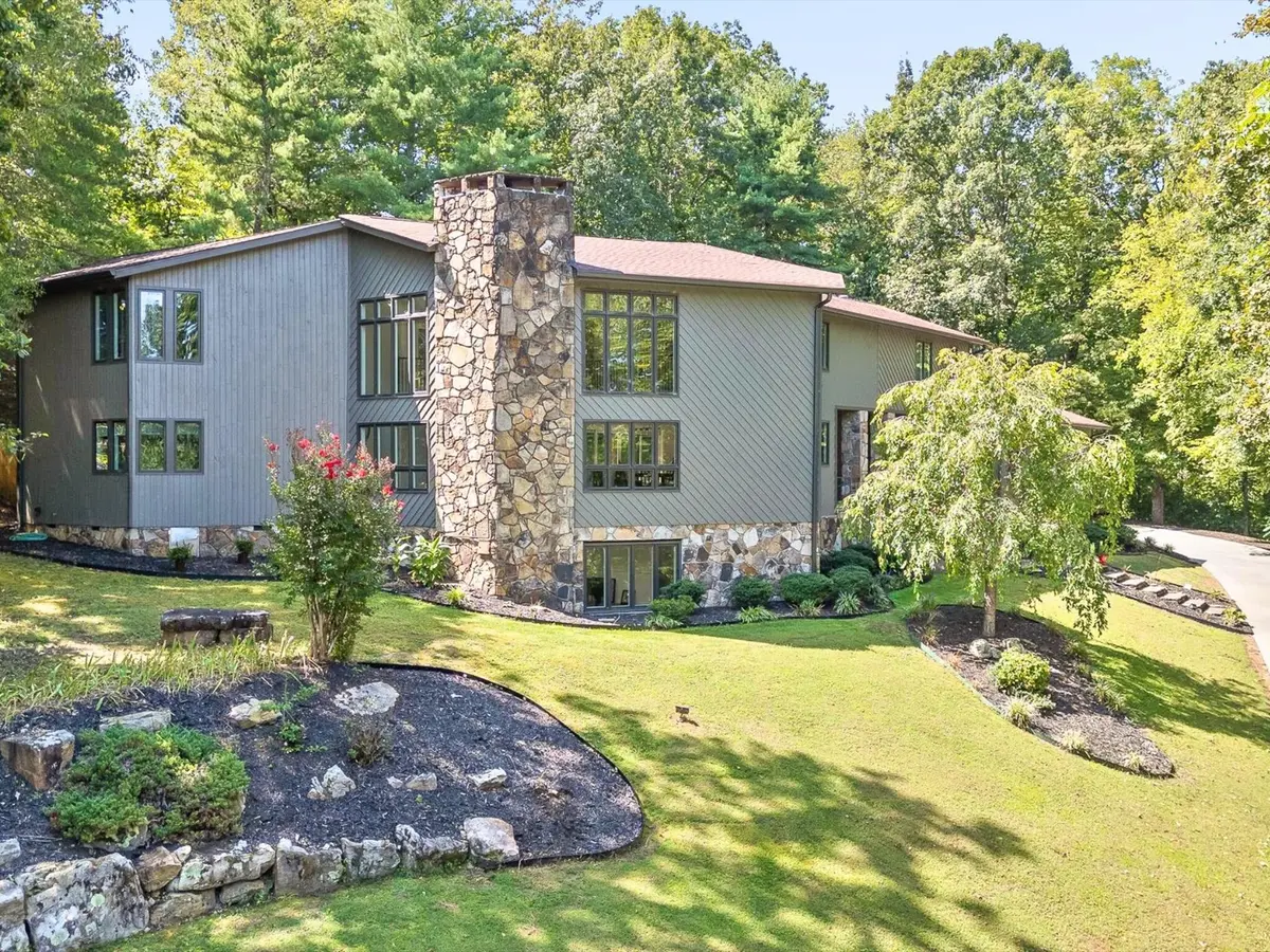 1108 W River Hills Drive, Chattanooga, TN 37415