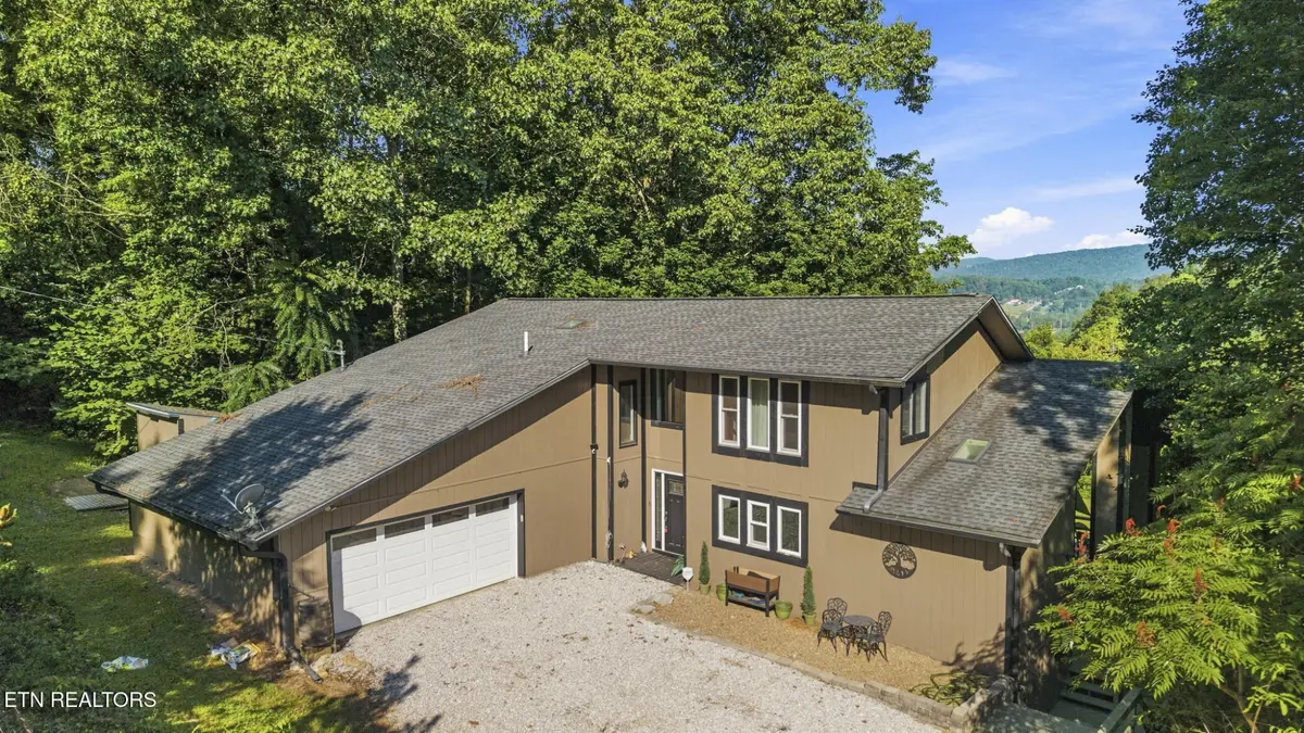 770 Mount Paran Rd, Jacksboro, TN 37757