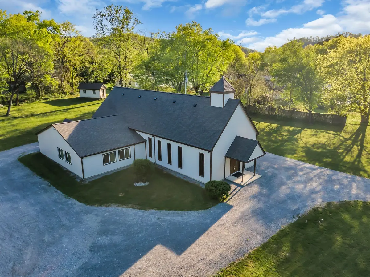 317 W Railroad St, Petersburg, TN 37144