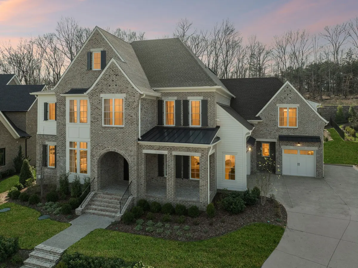 9289 Double Run Ct, College Grove, TN 37046