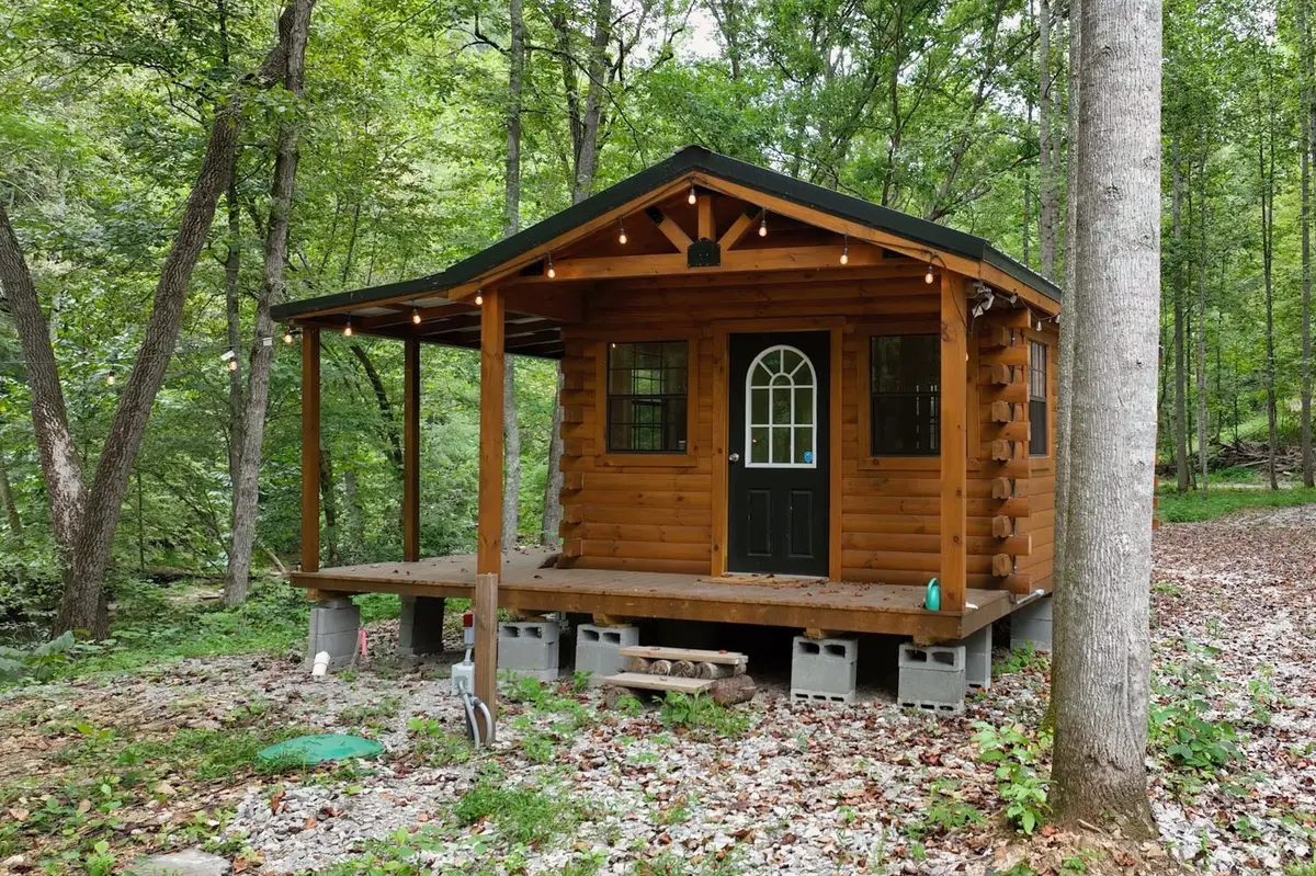 1045 Jones Mill Rd, Smithville, TN 37166