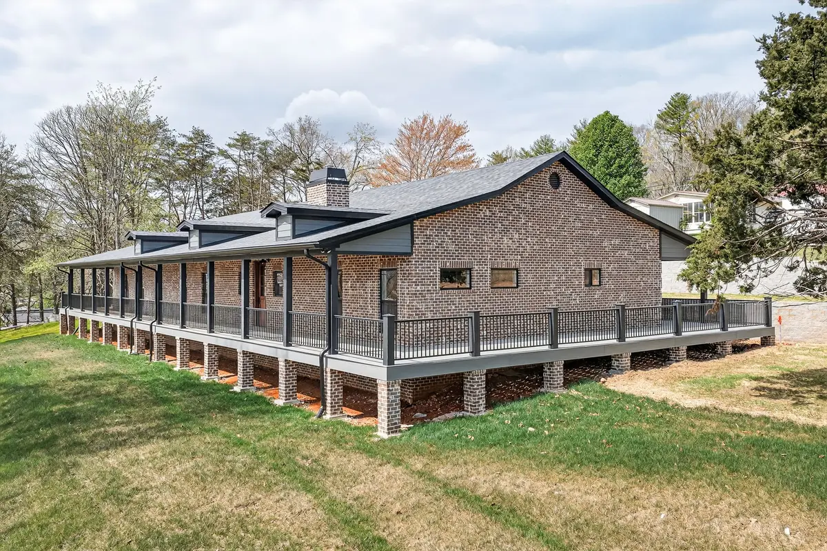 124 Virginia Ave, Livingston, TN 38570
