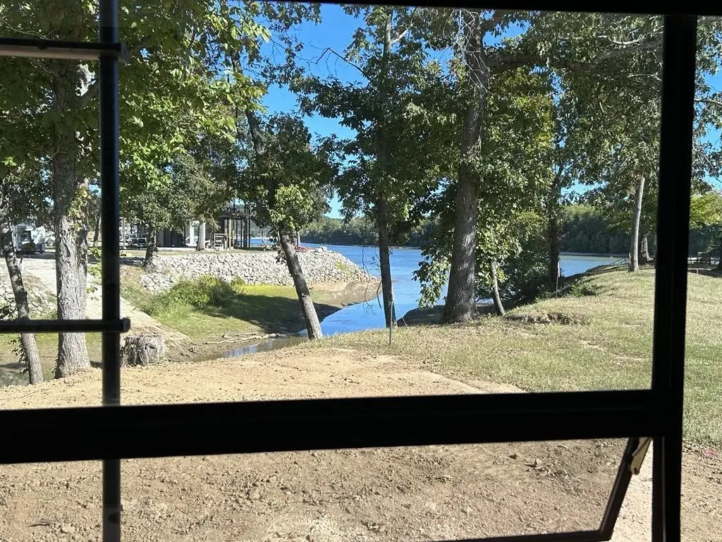 942 Lexi Ln, Clifton, TN 38425