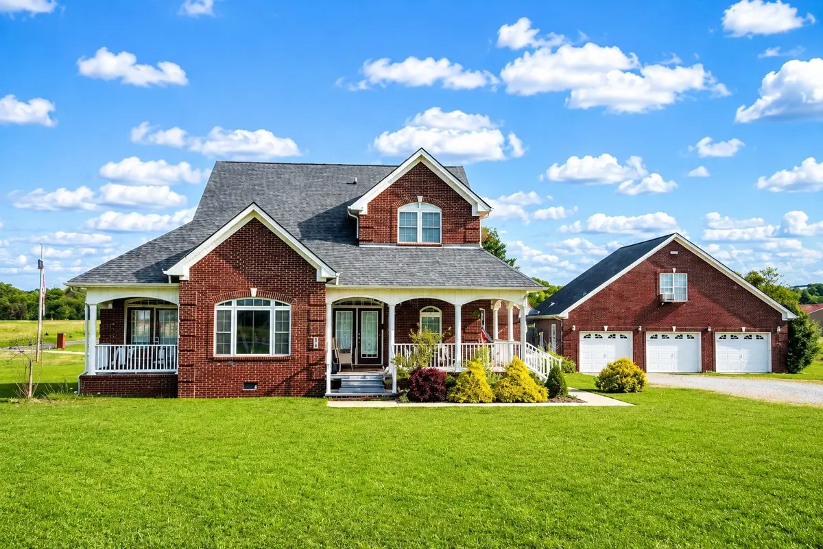 23 Skidmore Ln, Winchester, TN 37398