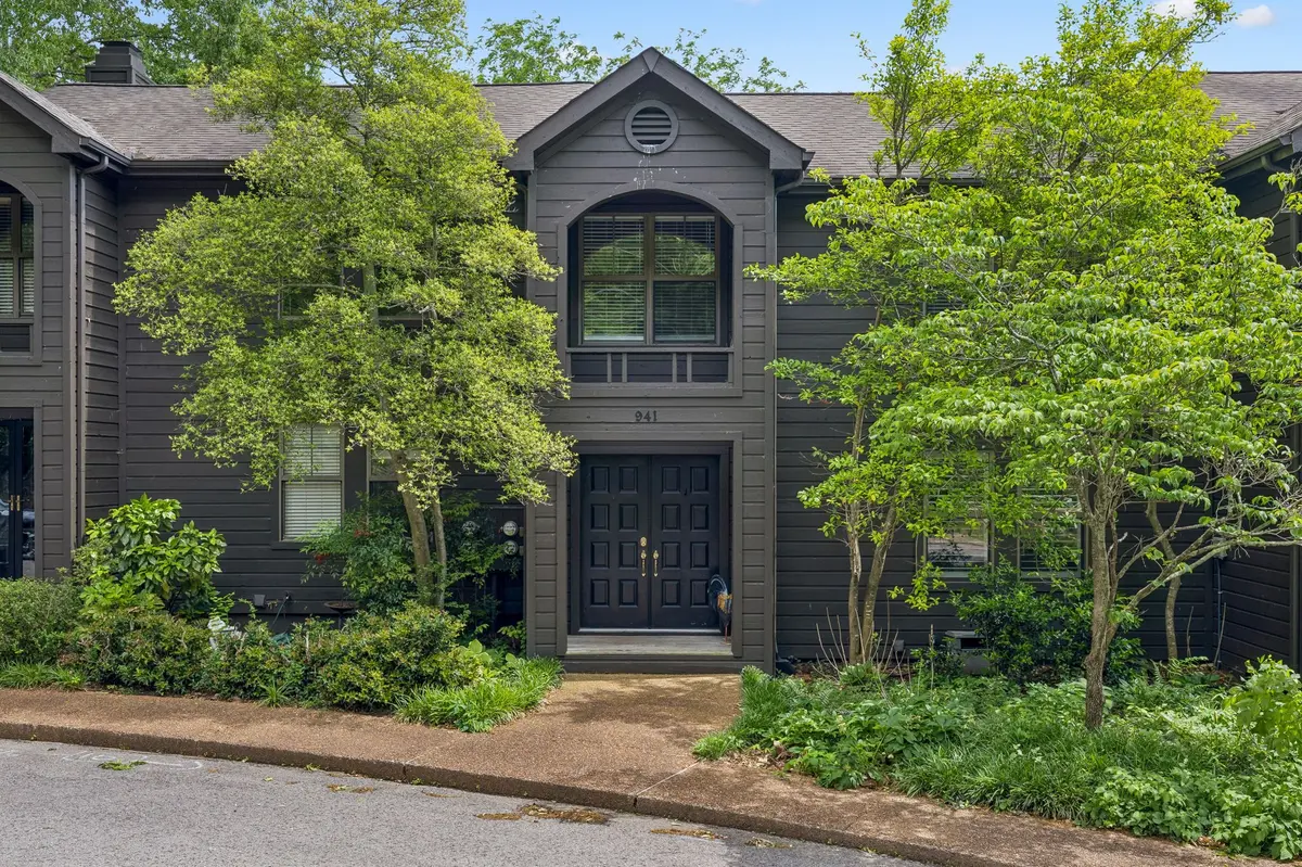 941 Harpeth Trace Dr, Nashville, TN 37221