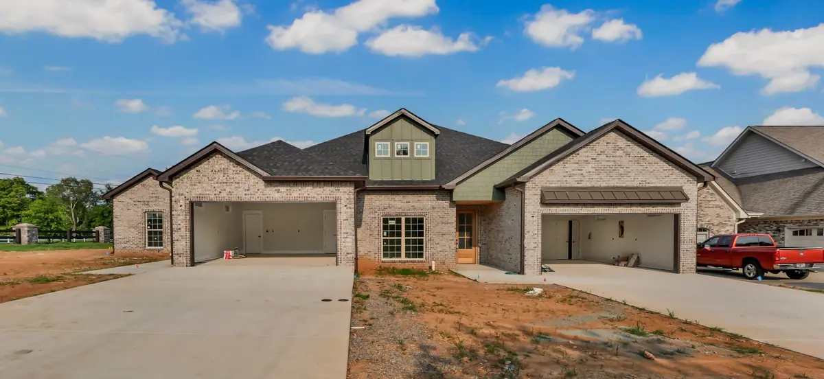 1101 Veridian Dr, Clarksville, TN 37043