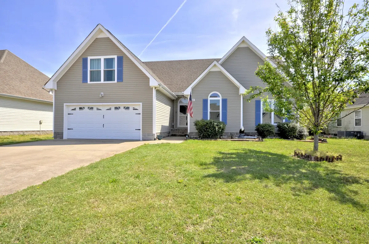 3637 AURORA DR, Clarksville, TN 37040