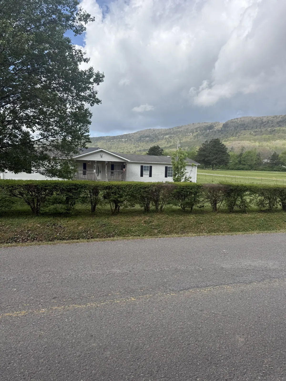 1791 W Valley Rd, Whitwell, TN 37397