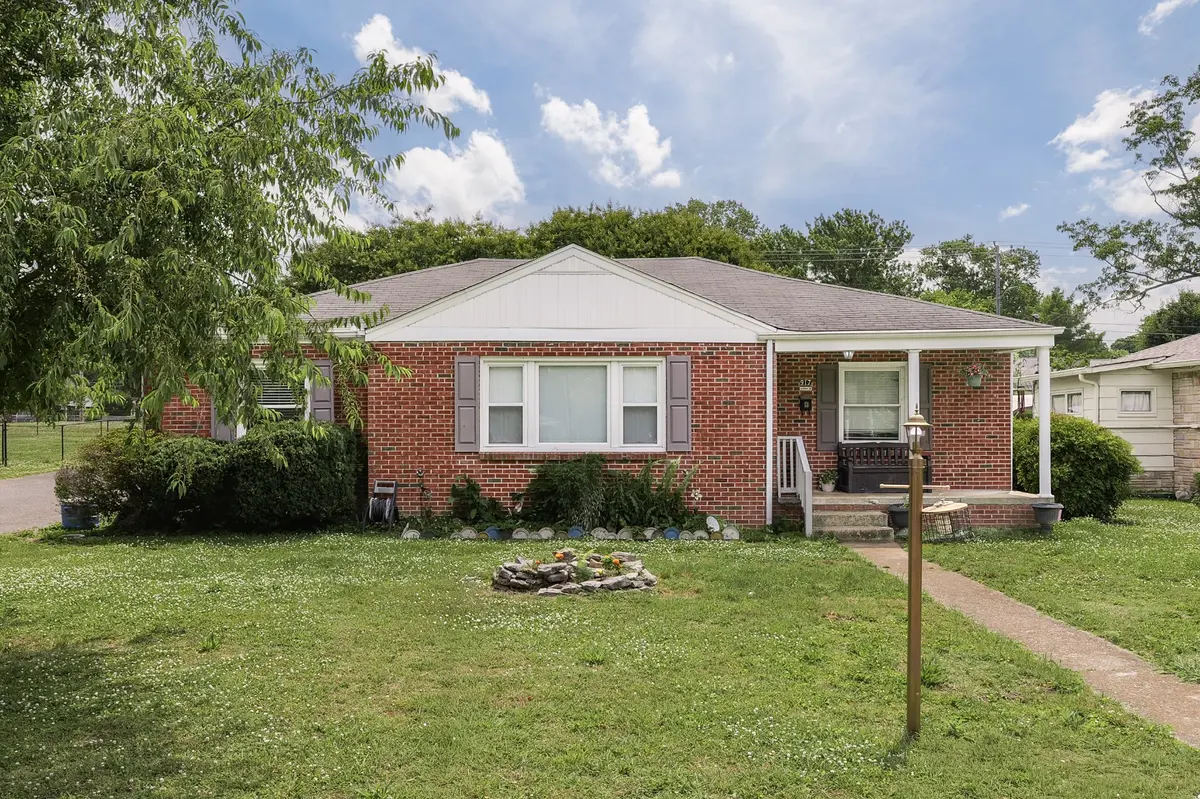 917 3rd Ave, Fayetteville, TN 37334