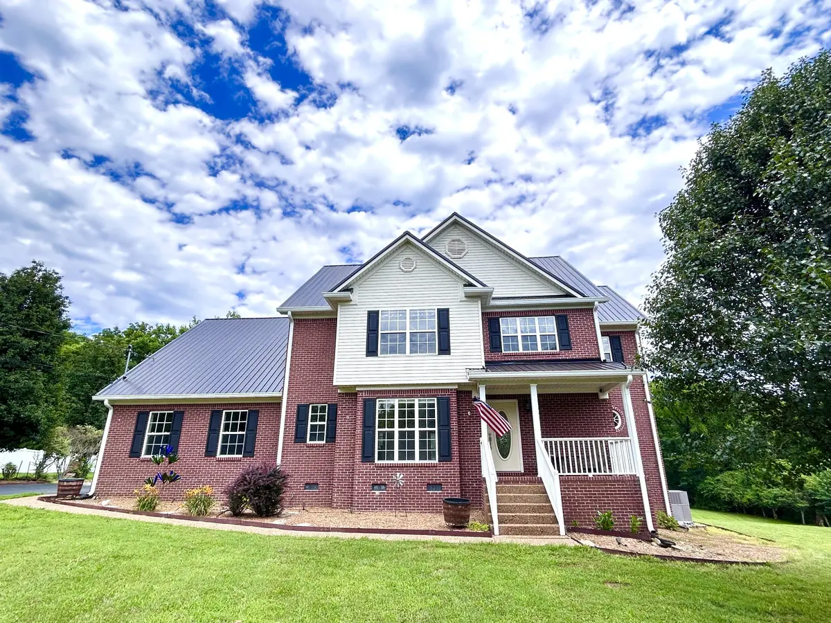 1109 Stonehenge Ct, Columbia, TN 38401