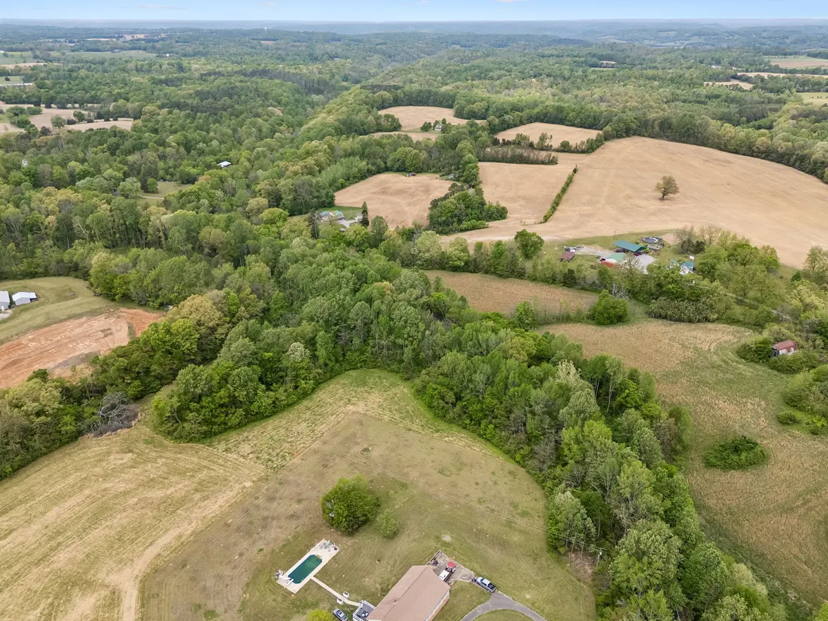 1059 Old Railroad Bed Rd, Taft, TN 38488