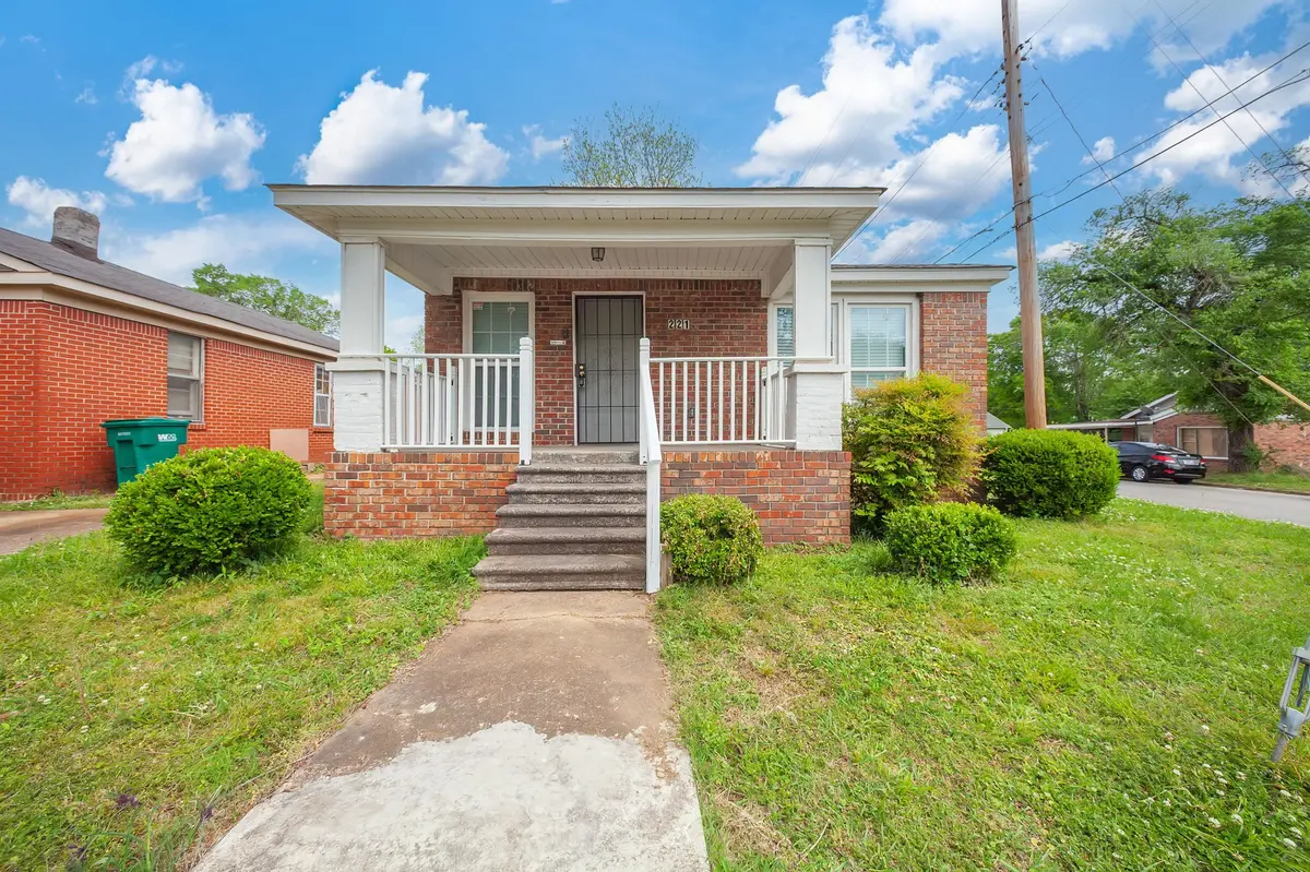 221 Burton St, Jackson, TN 38301