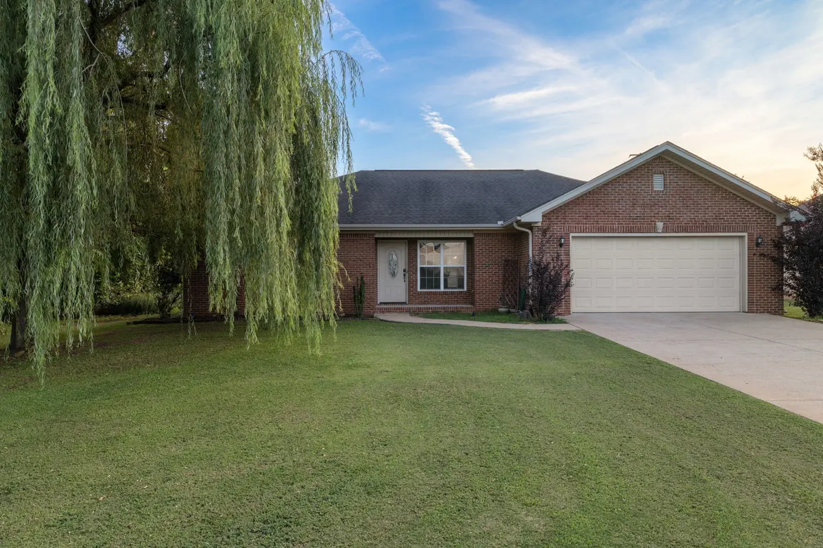 1952 Beverly Ave, Muscle Shoals, AL 35661