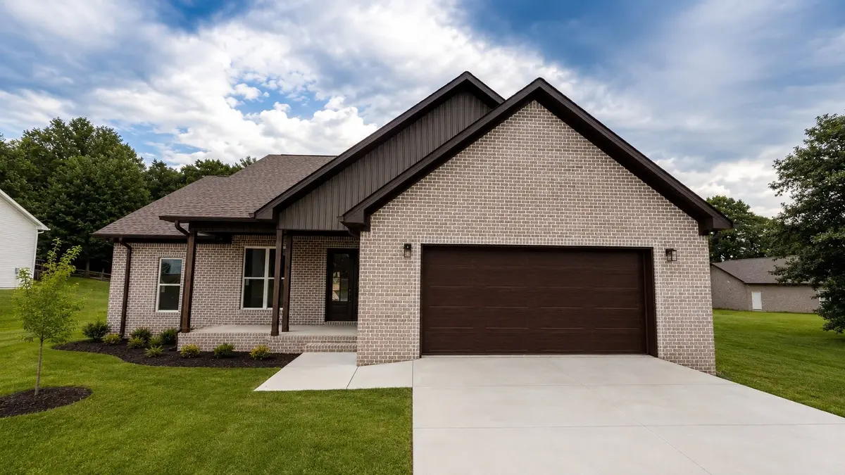 100 Lexie Ln, Lawrenceburg, TN 38464