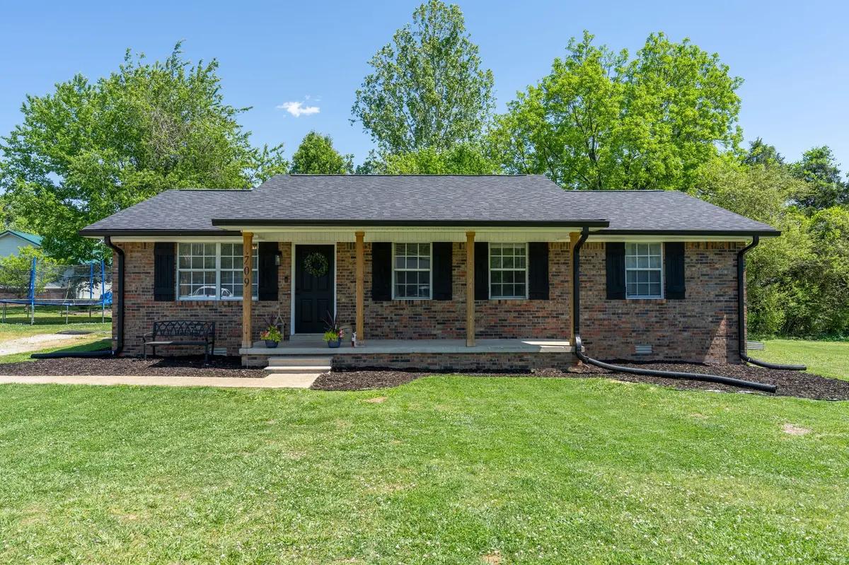 709 Windsor Ave, Lawrenceburg, TN 38464