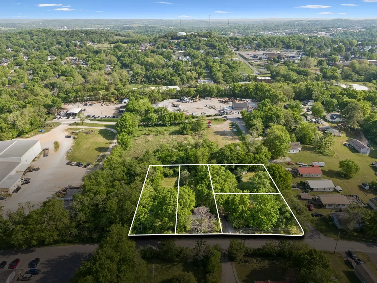 700 W 12th St, Columbia, TN 38401