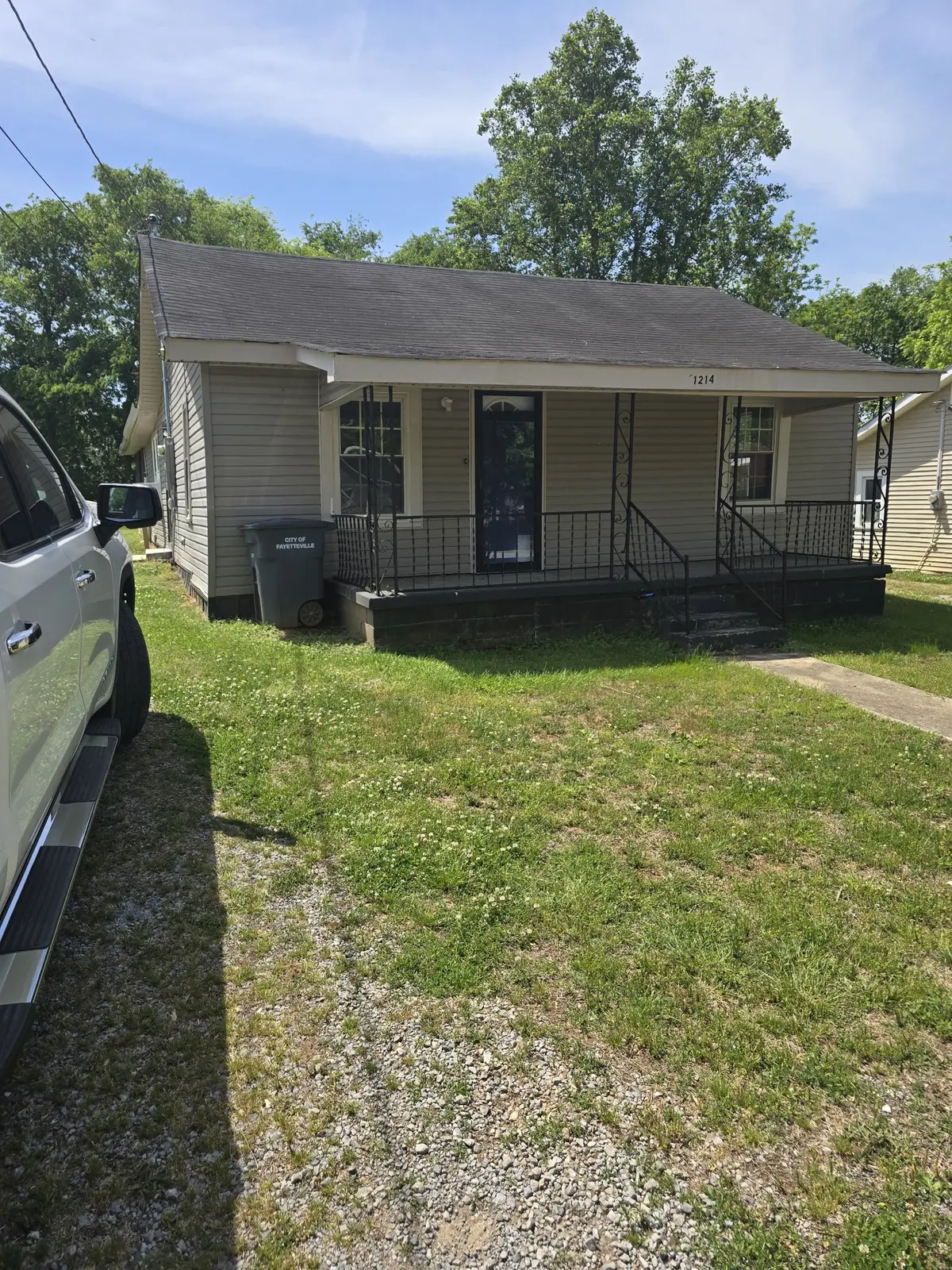 1214 Locust St, Fayetteville, TN 37334