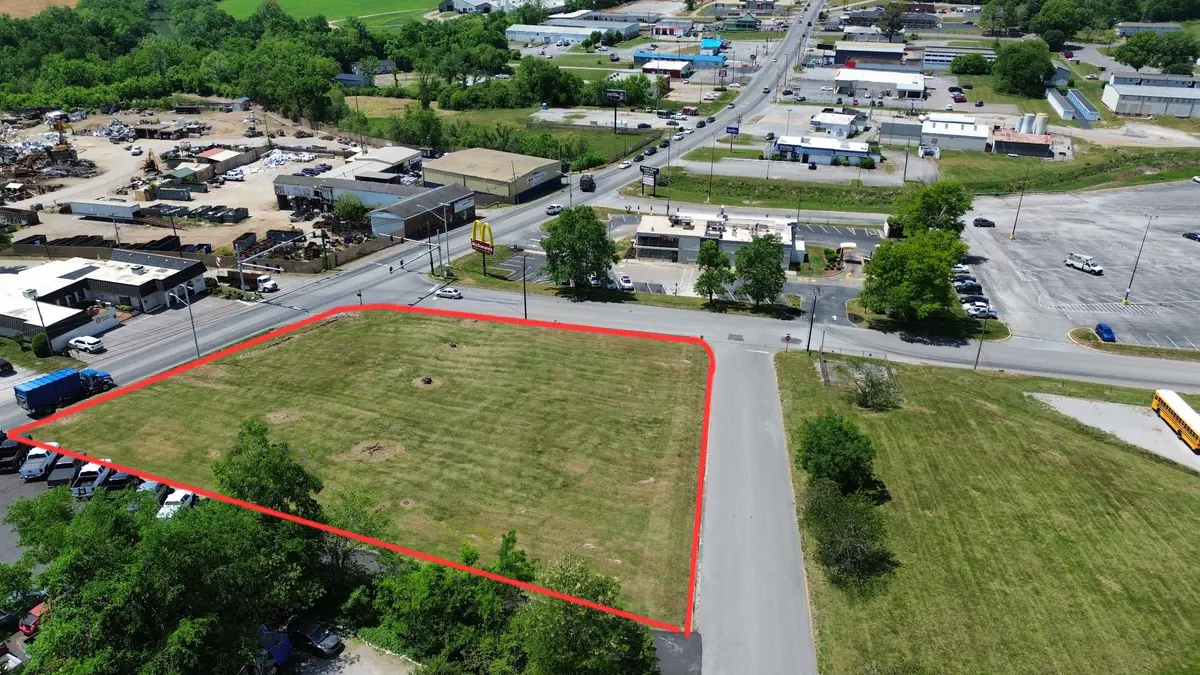 752 W College St, Pulaski, TN 38478