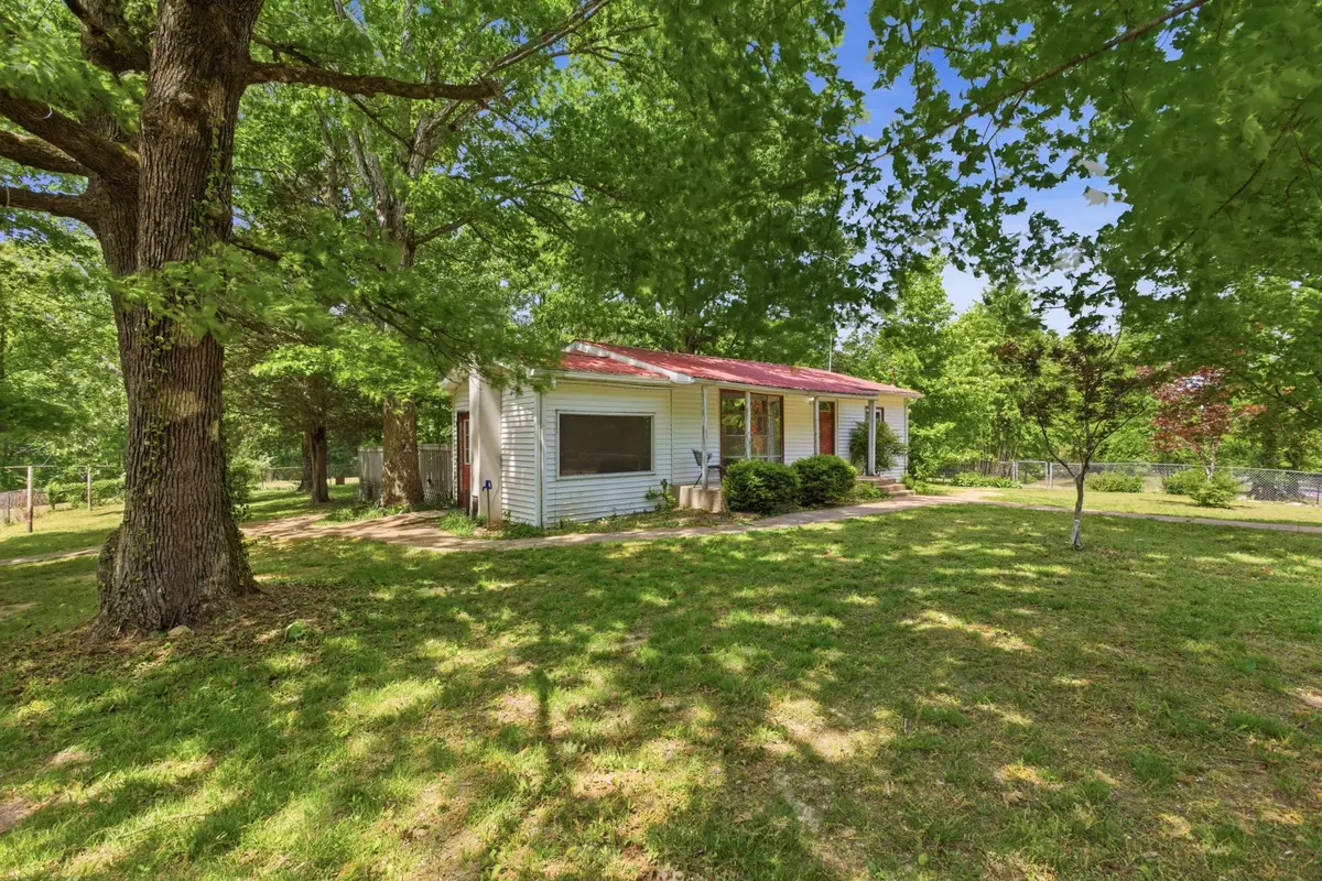 10075 Buckner Ridge Road, Bon Aqua, TN 37025
