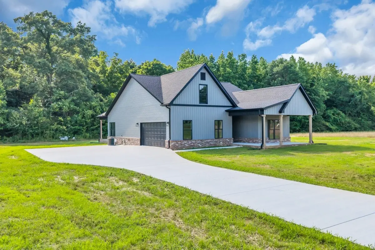 2728 Bains Rd, Hillsboro, TN 37342