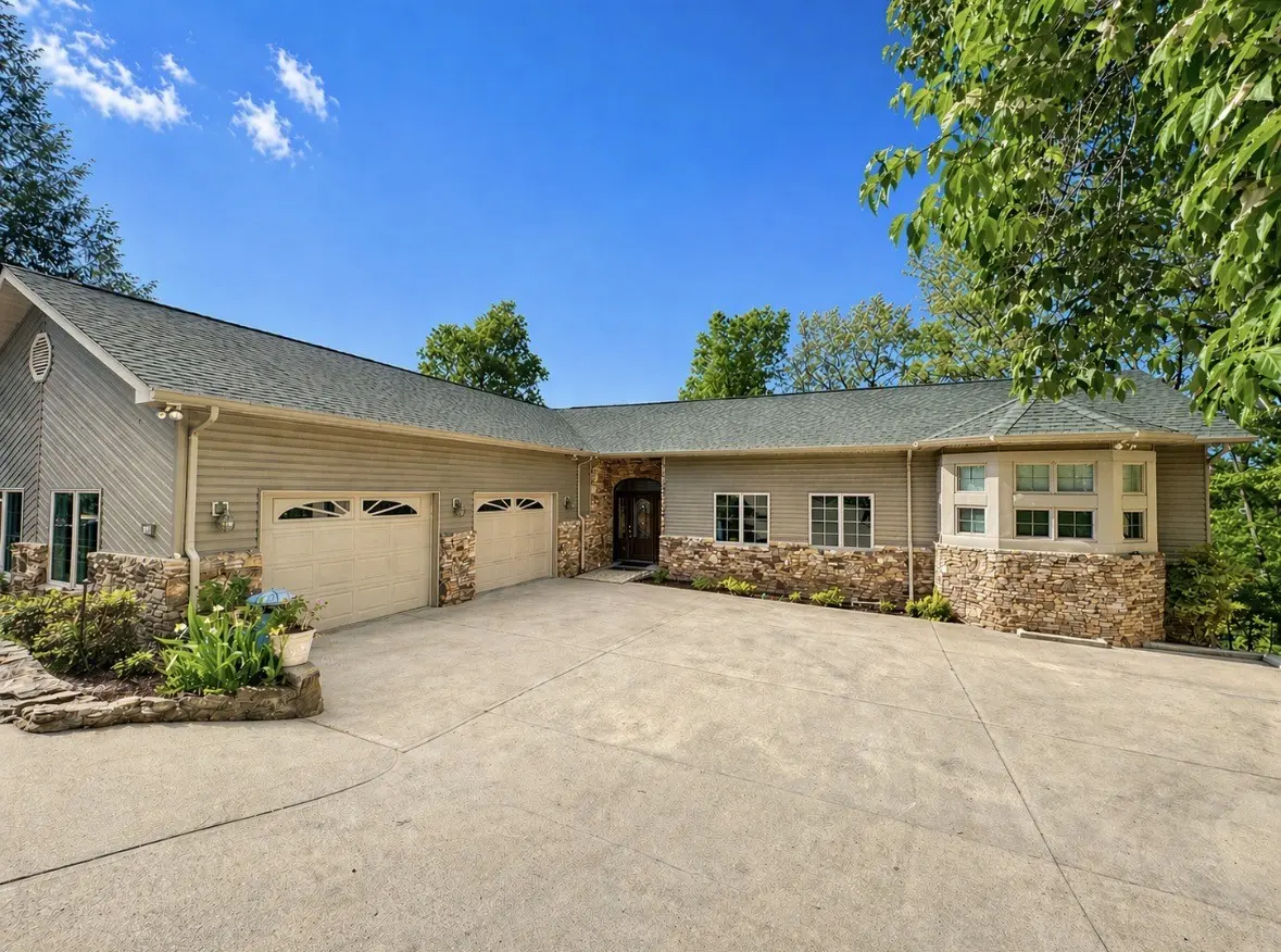 43 Markham Ter, Crossville, TN 38558