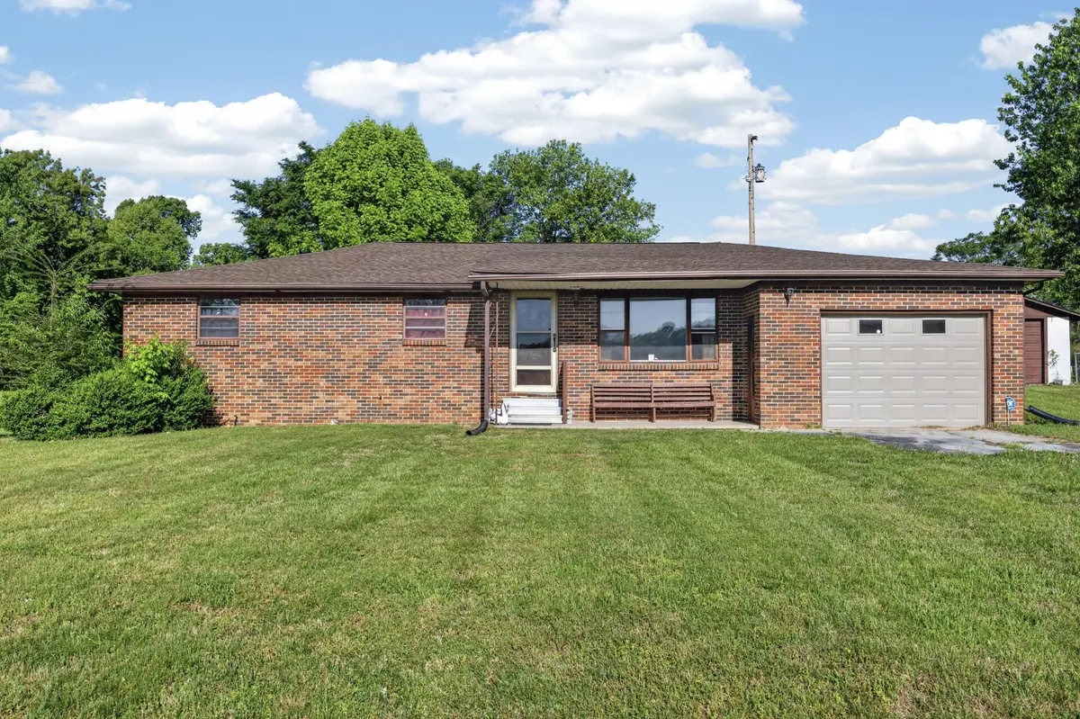 1018 New Hope Rd, Hilham, TN 38568