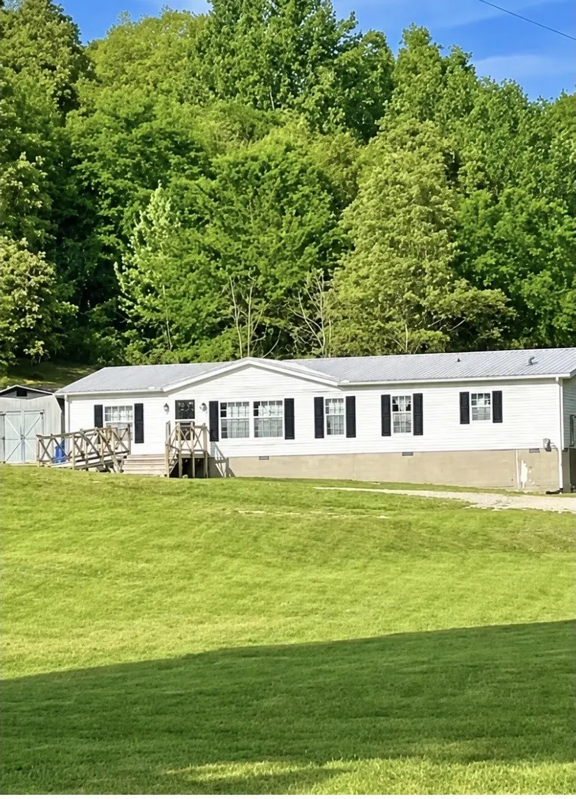 2450 W Leatherwood Rd, Cumberland Furnace, TN 37051