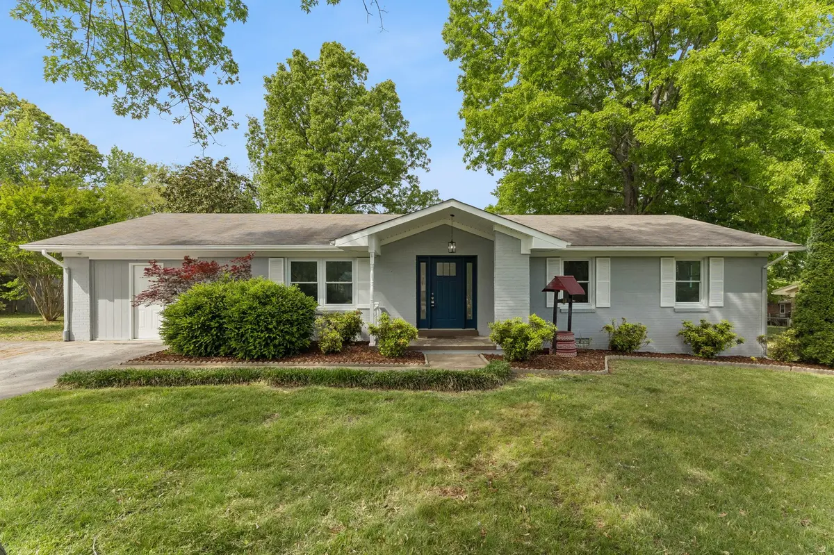 1612 Whippoorwill Dr, Lawrenceburg, TN 38464