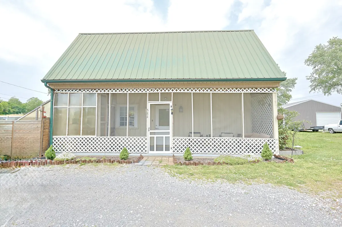 582 Cerulean Rd, Cadiz, KY 42211